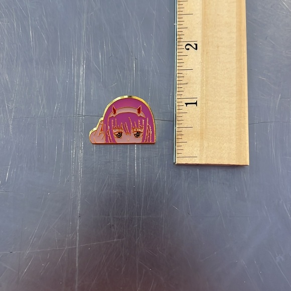 Chainsaw Man Power Middle Finger Pin - Picture 2 of 3